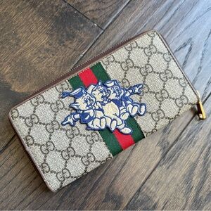 Gucci x Disney GG Supreme Ophidia Web Three Little Pigs Zip Around Wallet Beige